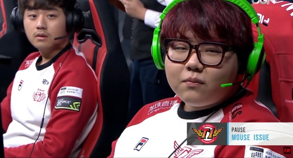 拼抢中表现 拼抢中表现