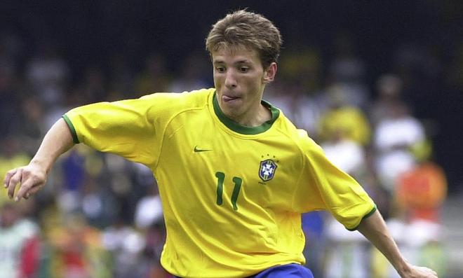 队度过艰难 队度过艰难