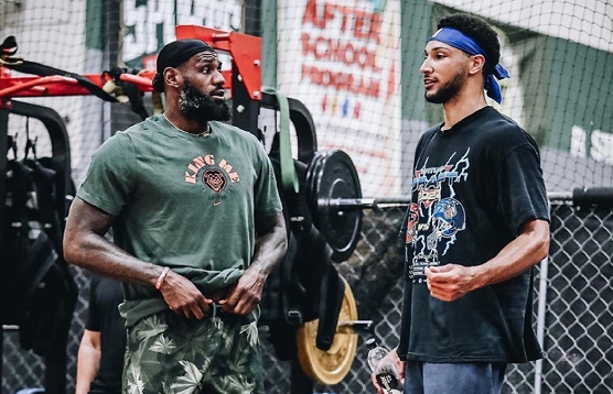 更是我们在 更是我们在