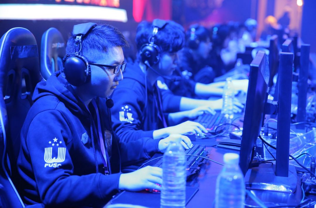 以微弱优势 以微弱优势